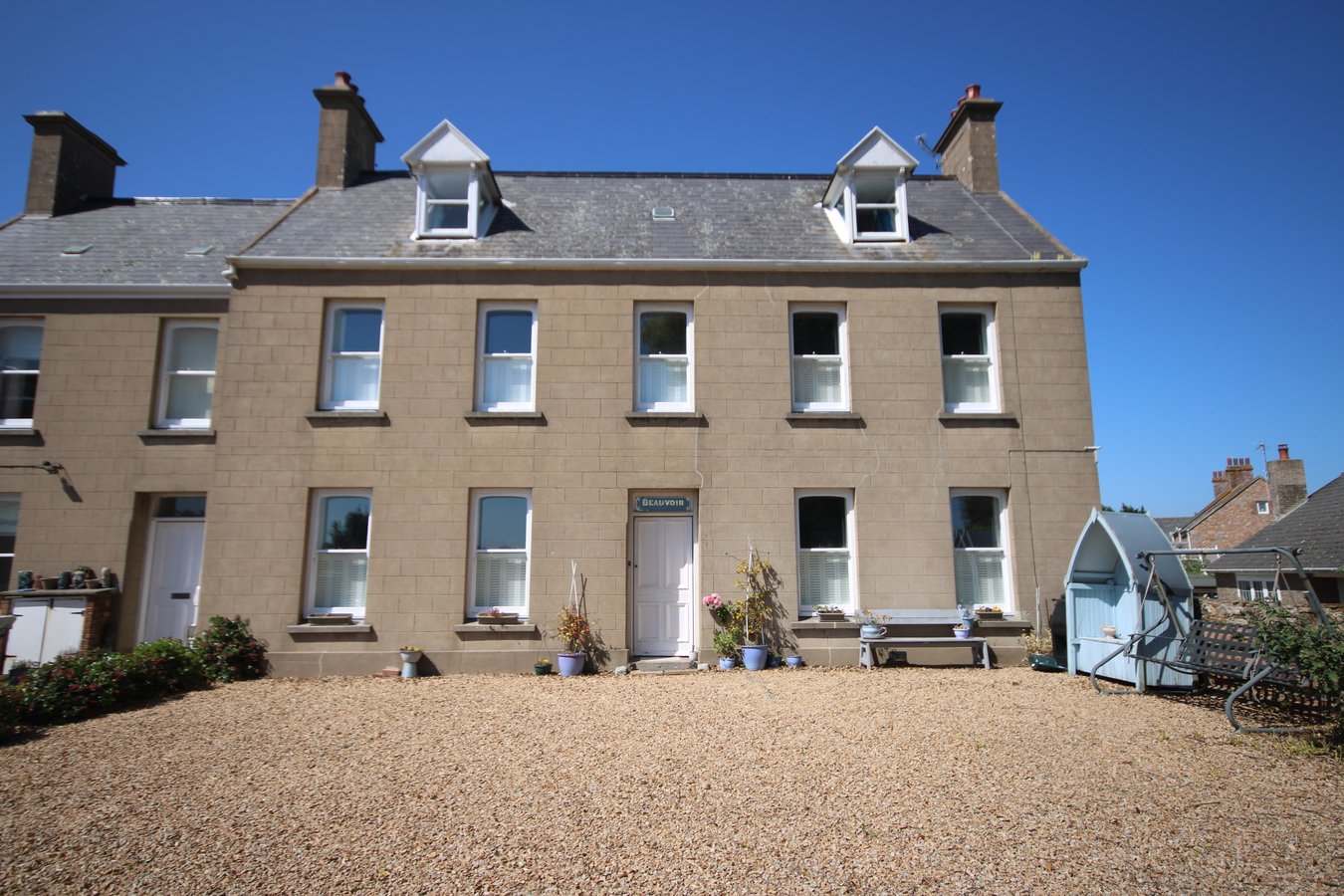4 bedroom semi-detached house for sale 0