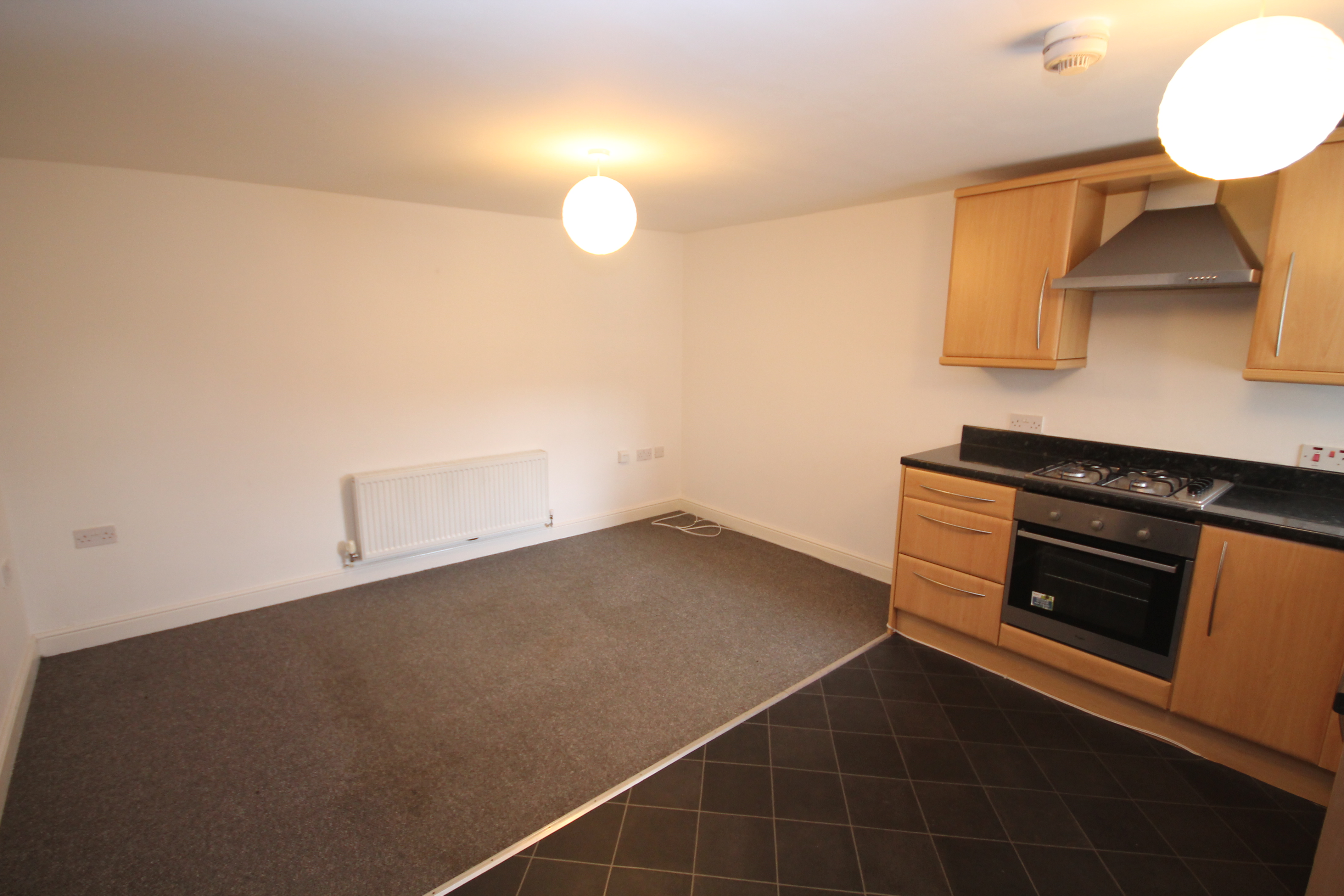 2 Bedrooms Flat to rent in Ightenhill Street, Padiham, Burnley, Lancashire BB12