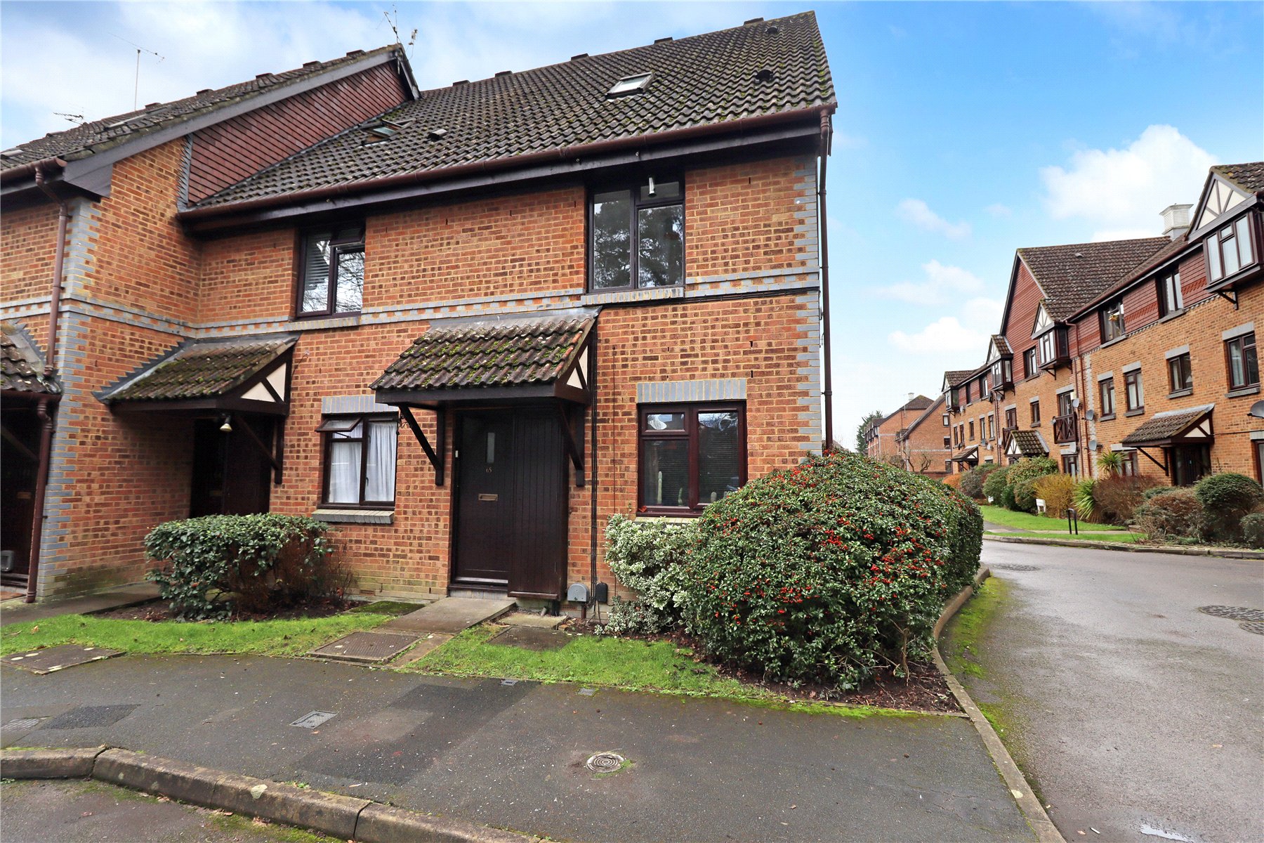 2 bed maisonette for sale