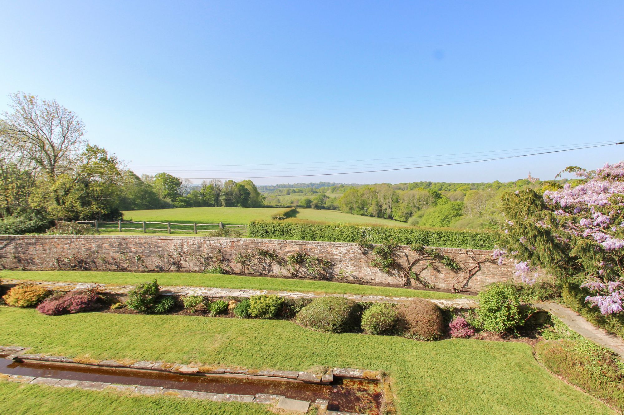 8 bedroom detached house for sale 0