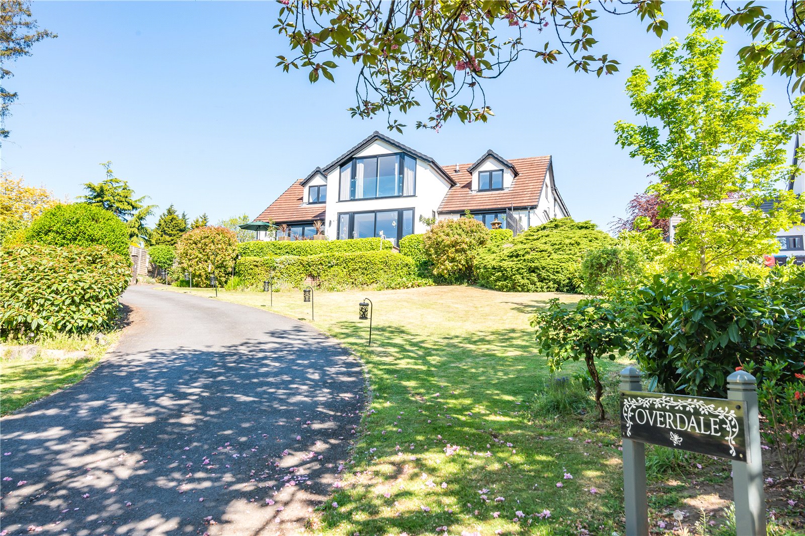 5 bedroom detached house for sale