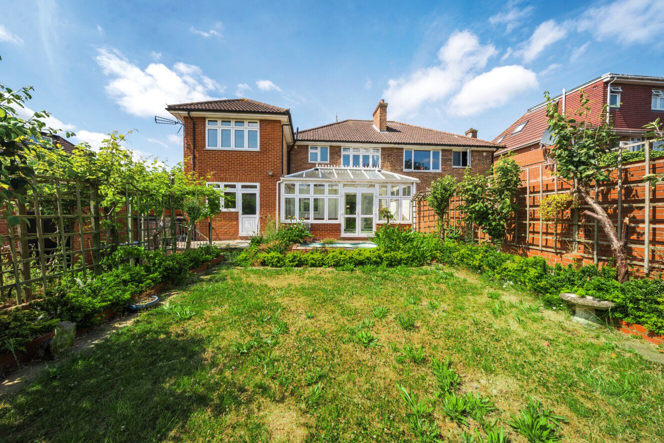 6 bedroom semi-detached house for sale 0