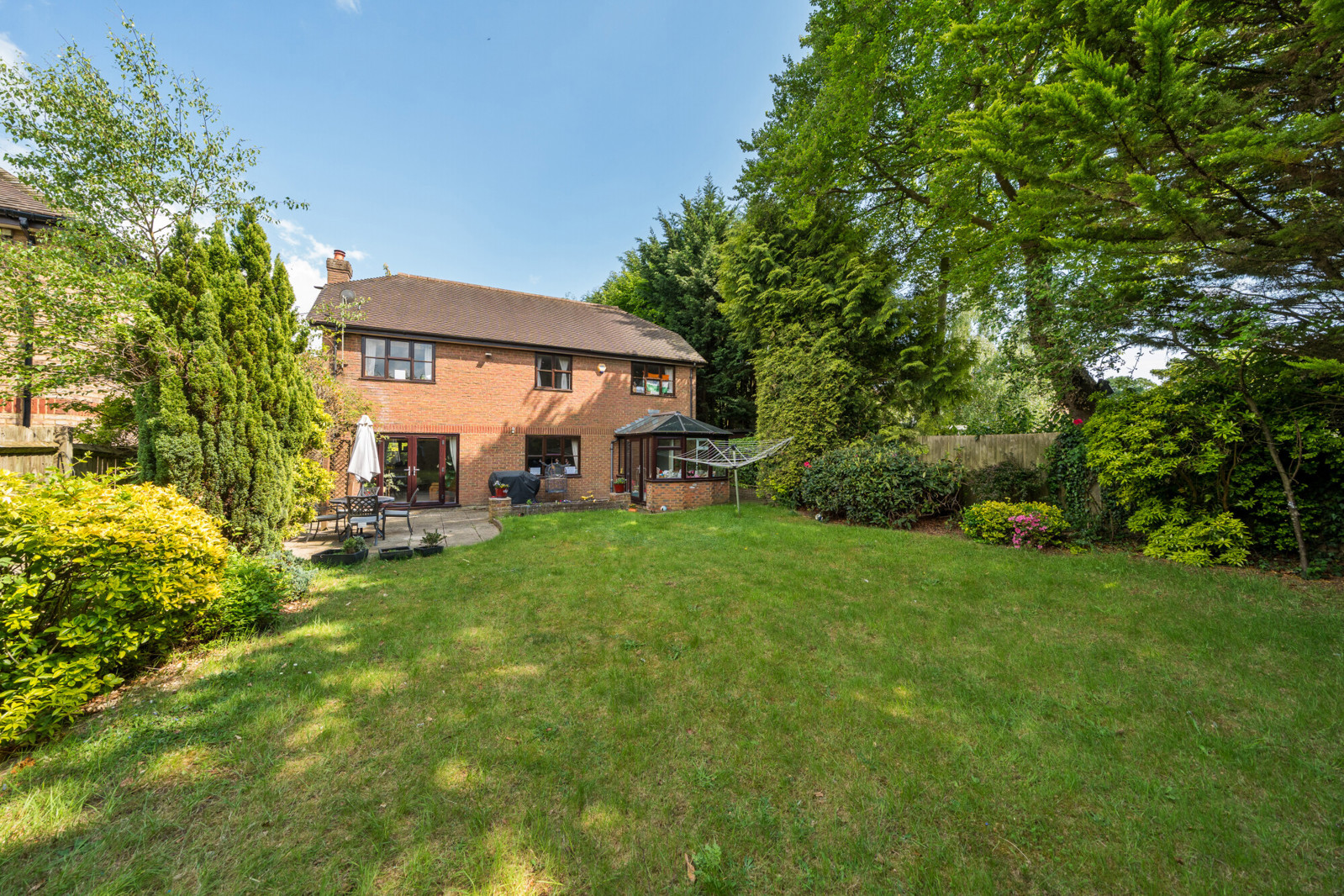 5 bedroom detached house for sale 0