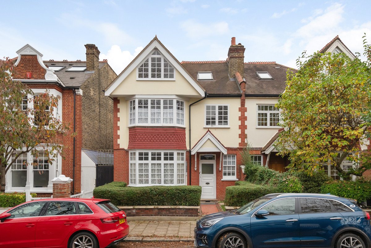 5 bedroom semi-detached house for sale 0