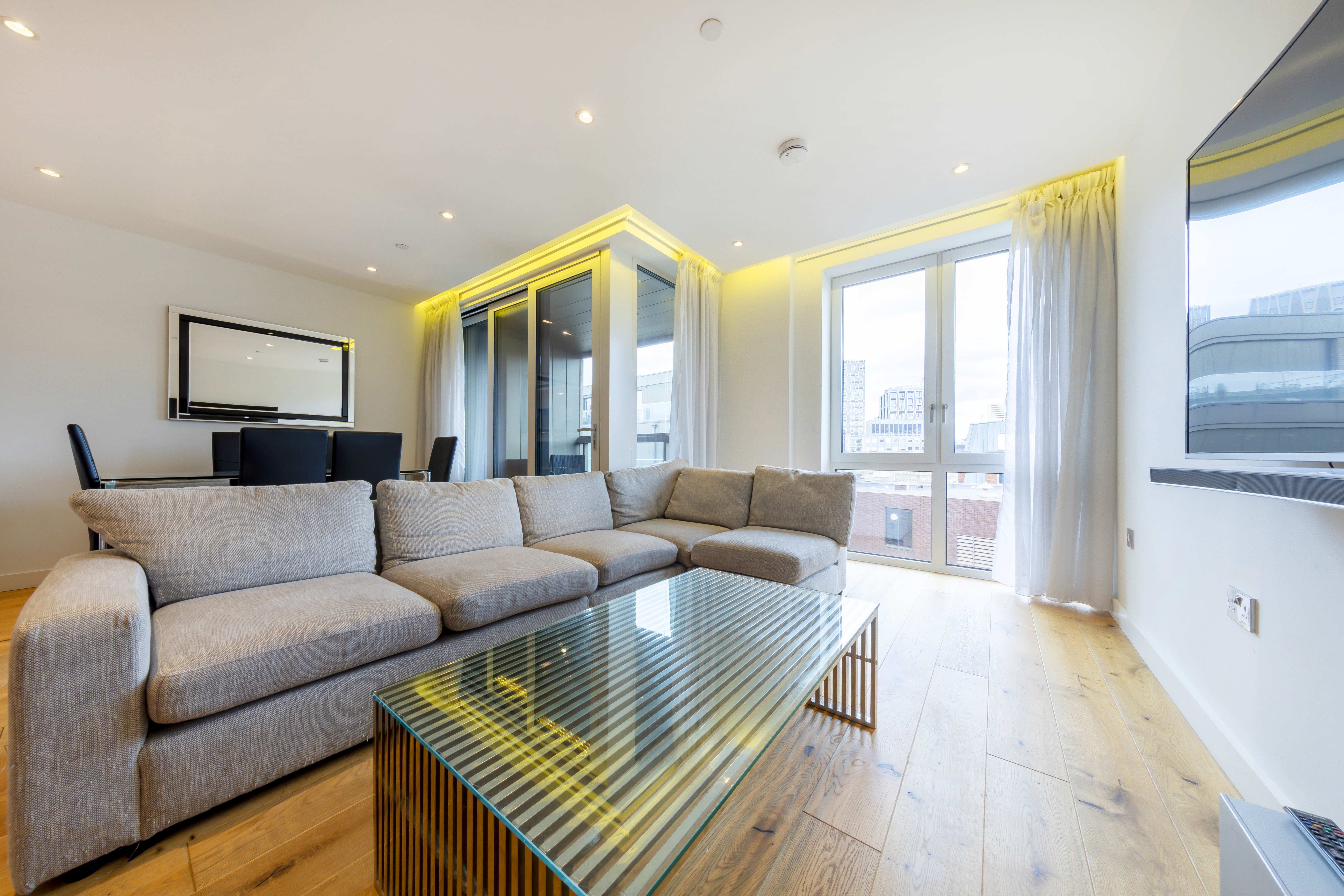 3 bedroom flat for sale 0