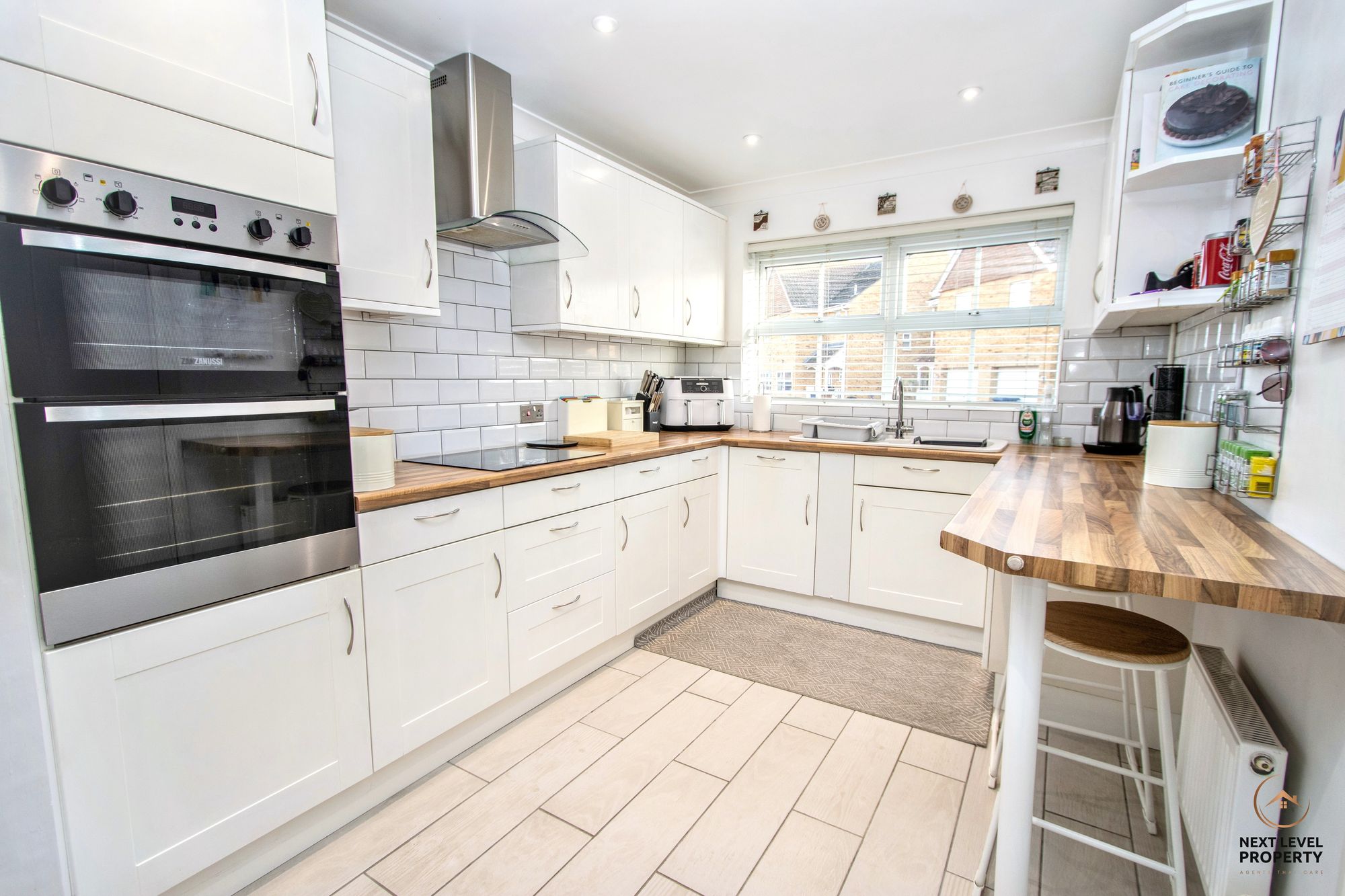 2 Campbell Way, March photo 4