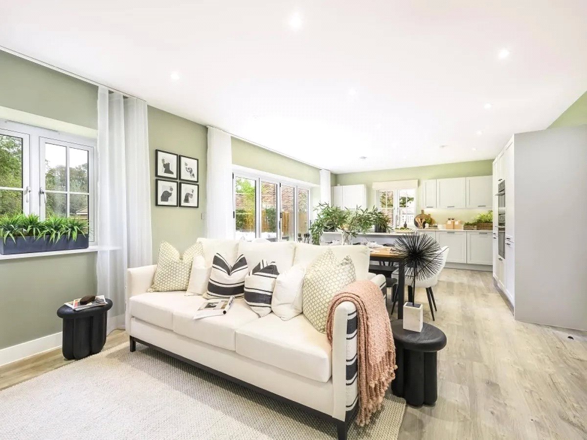 5 bedroom detached new house for sale 0