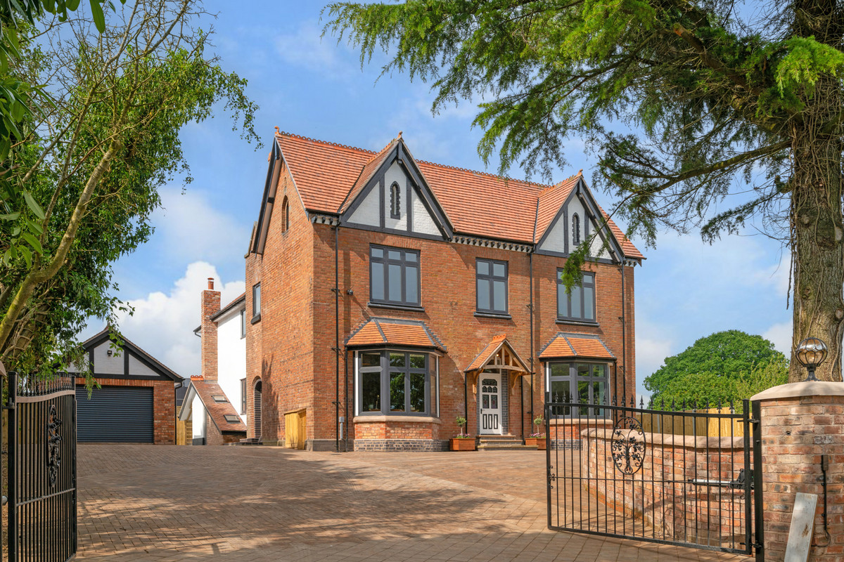 6 bedroom detached new house for sale