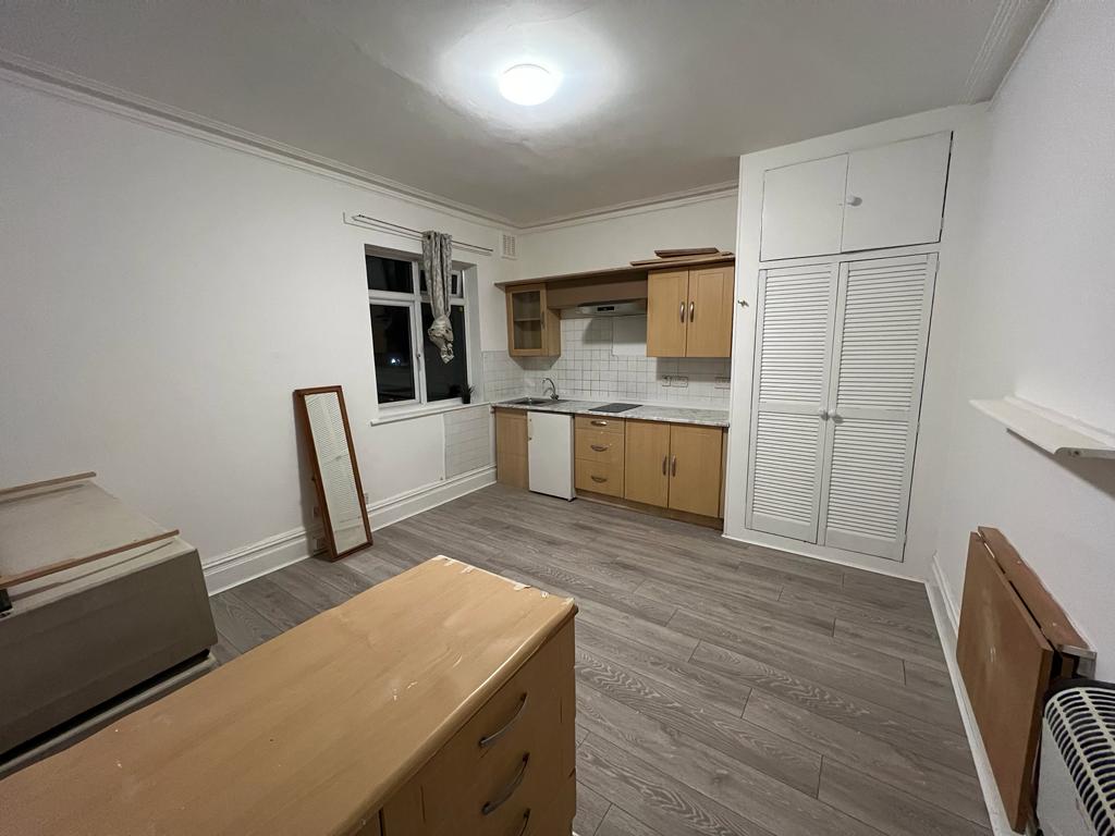 Room 5, Hanworth Road, Hounslow, Hounslow photo 4
