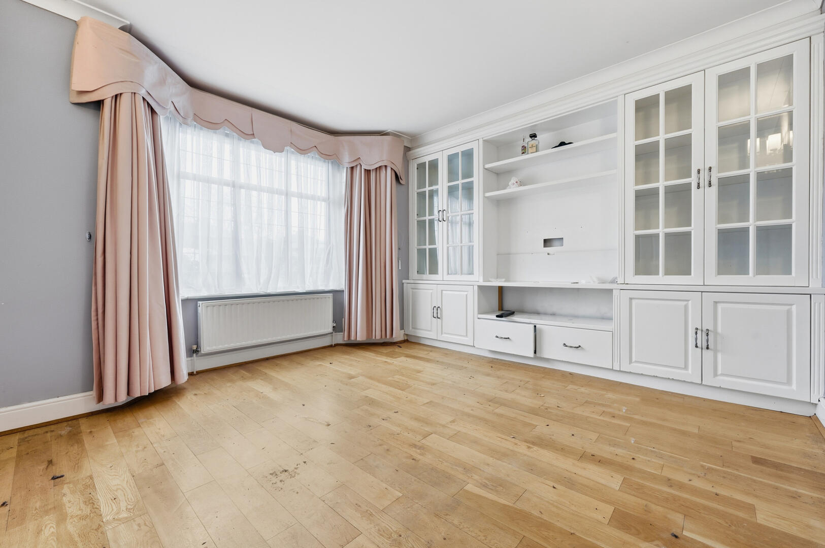 4 bedroom detached house for sale 0