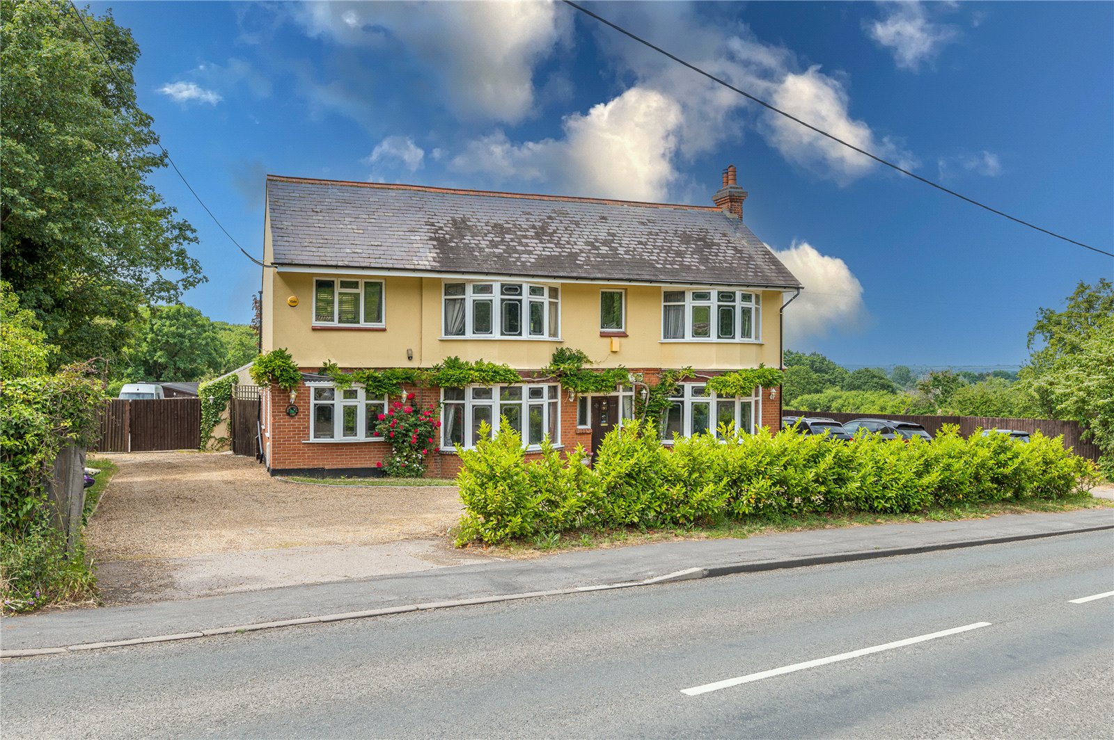 3 bedroom flat for sale