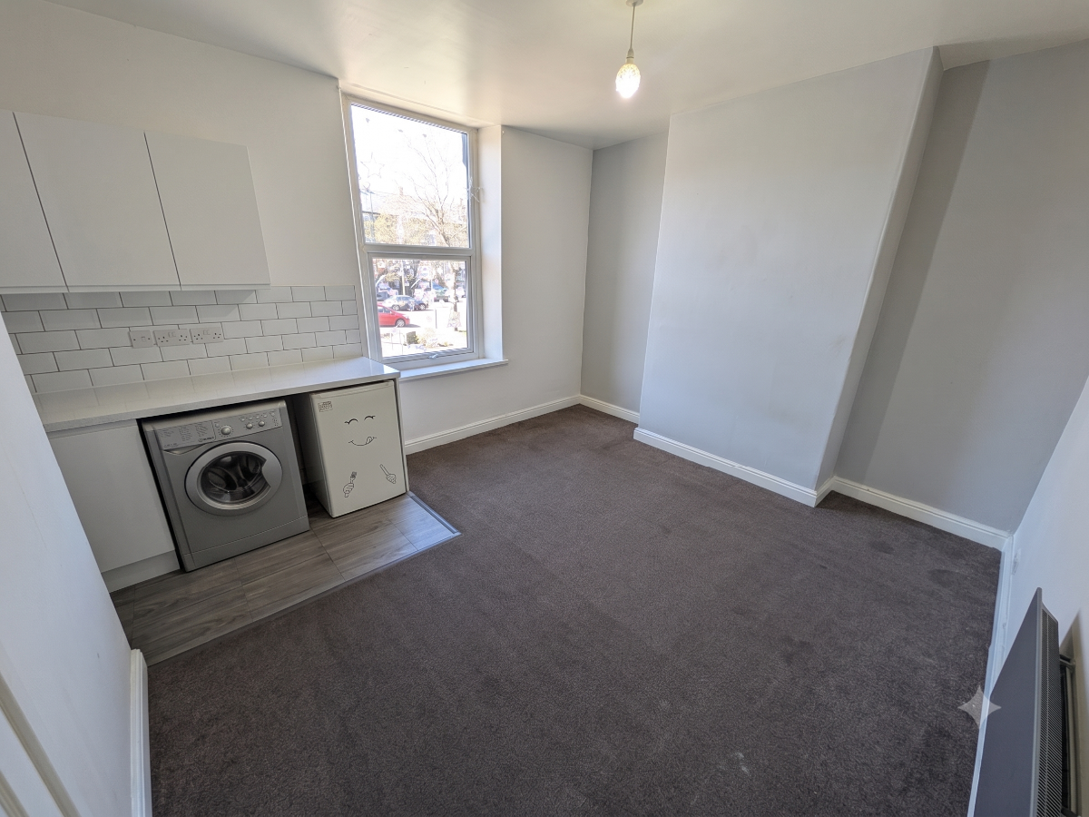 Flat 4, 242 Sheffield Road, Barnsley photo 4