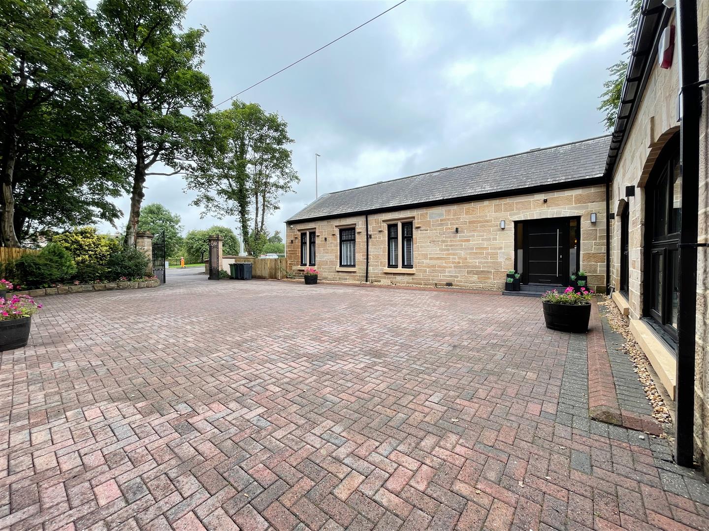 Photos of North Lodge, Cairnhill Road, Airdrie, Airdrie ML6 65261371