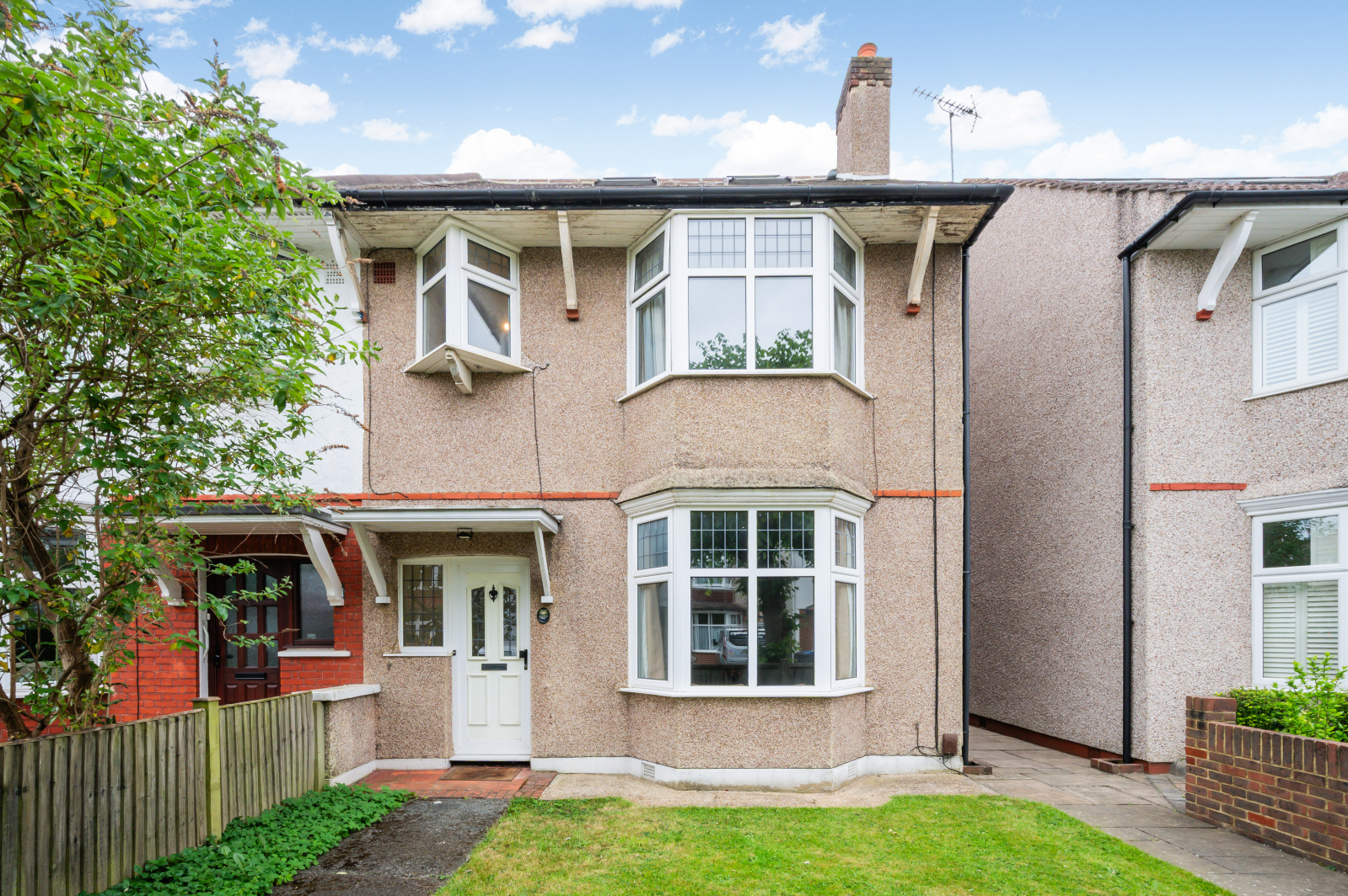 3 bedroom flat for sale in London