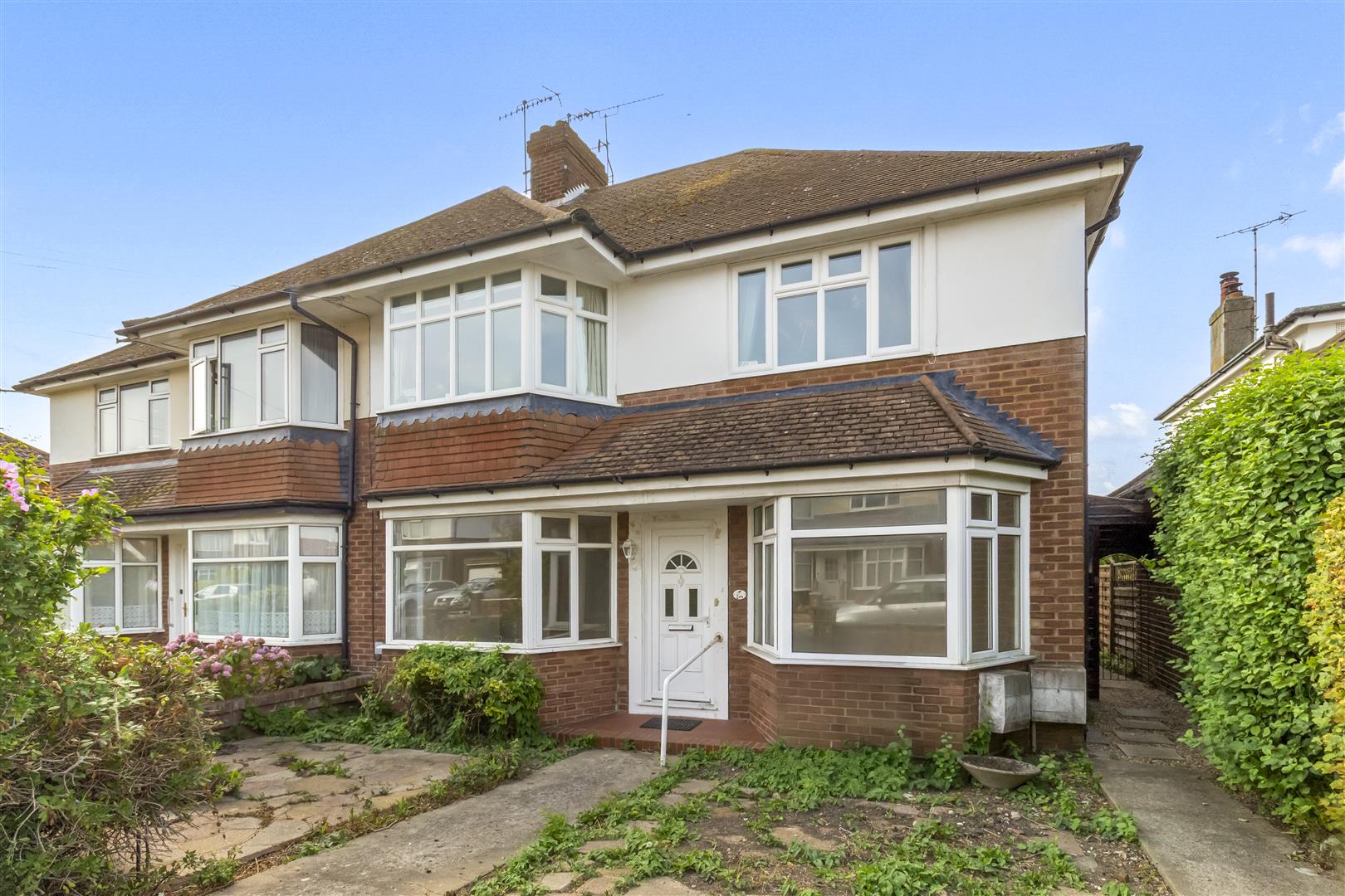 2 bed flat for sale