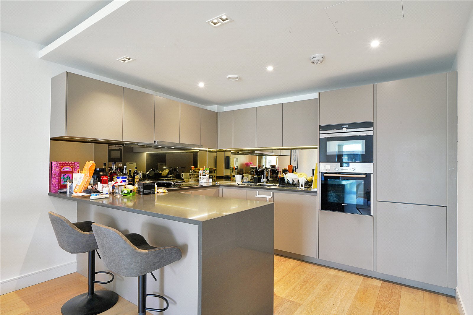 2 bedroom flat for sale 0