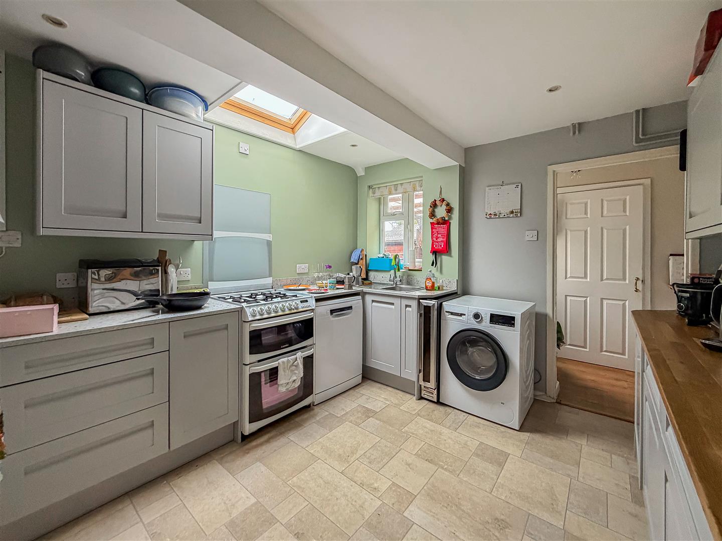 11, Queens Meadow, Cambridge photo 4