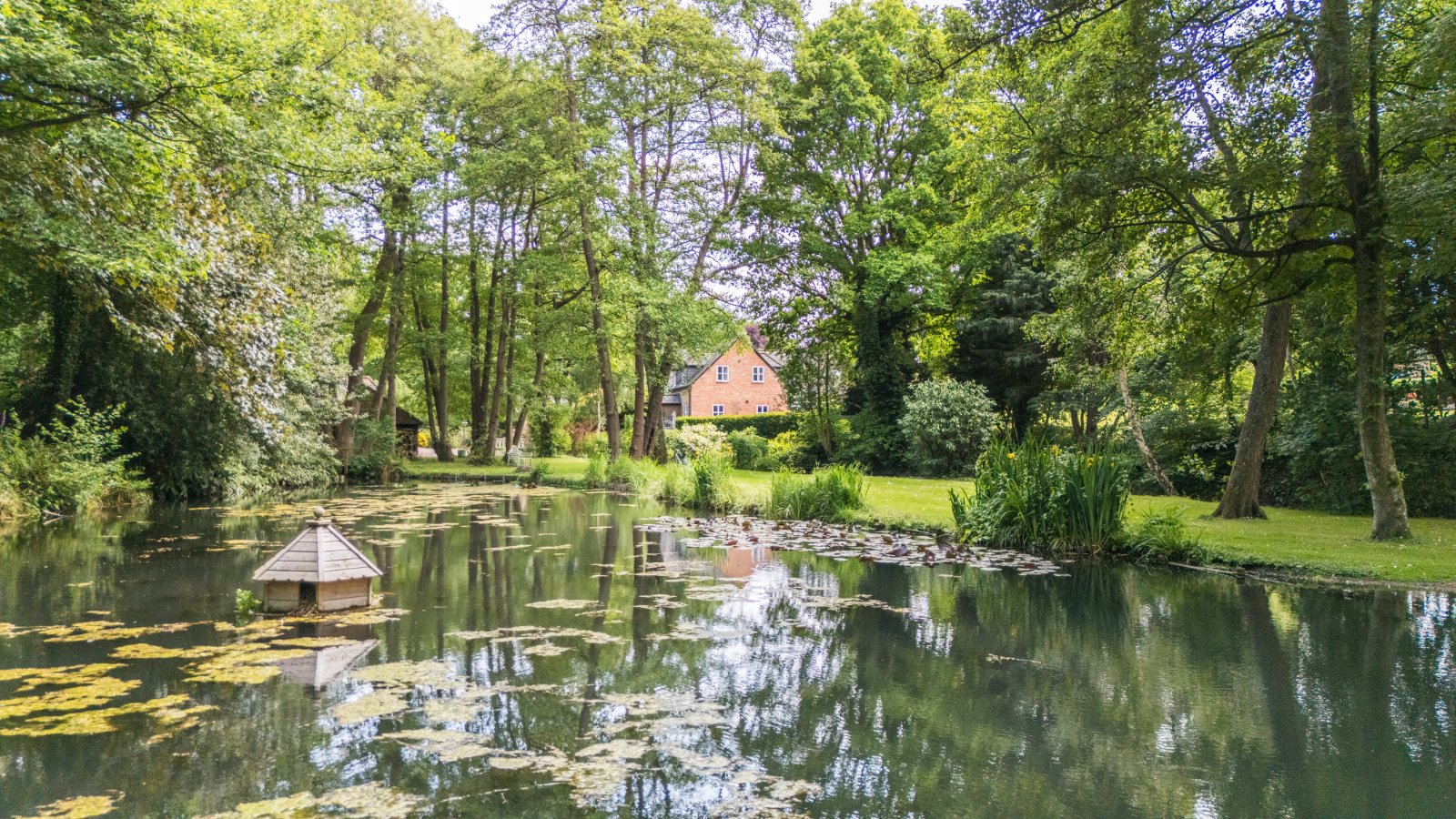 5 bedroom detached house for sale 0