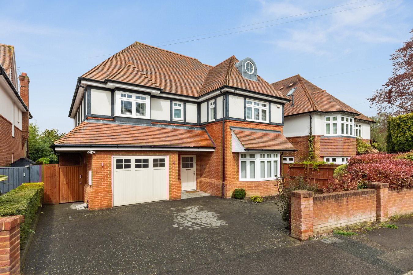 6 bedroom detached house for sale 0