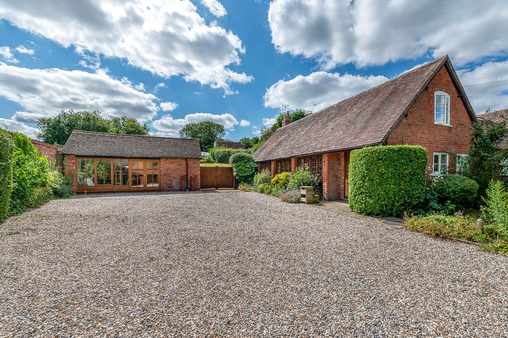 4 bed barn conversion for sale