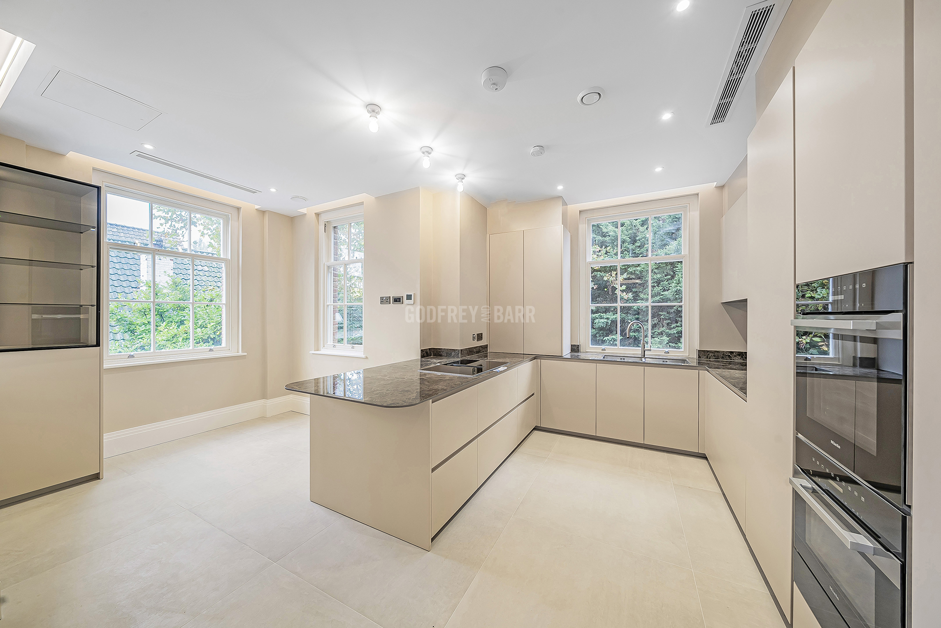 3 bedroom flat for sale 0