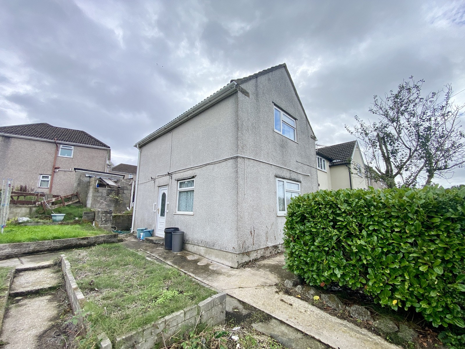 3 bed semi-detached house for sale