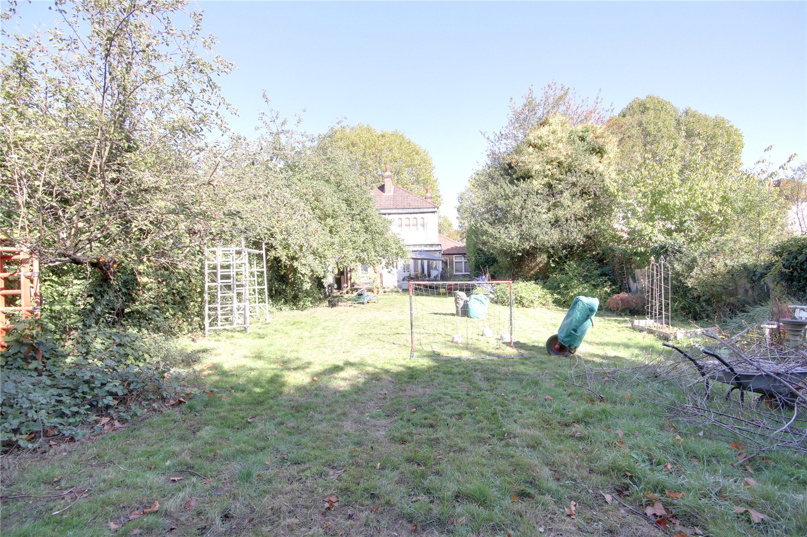 27, Cecil Road, Enfield photo 4