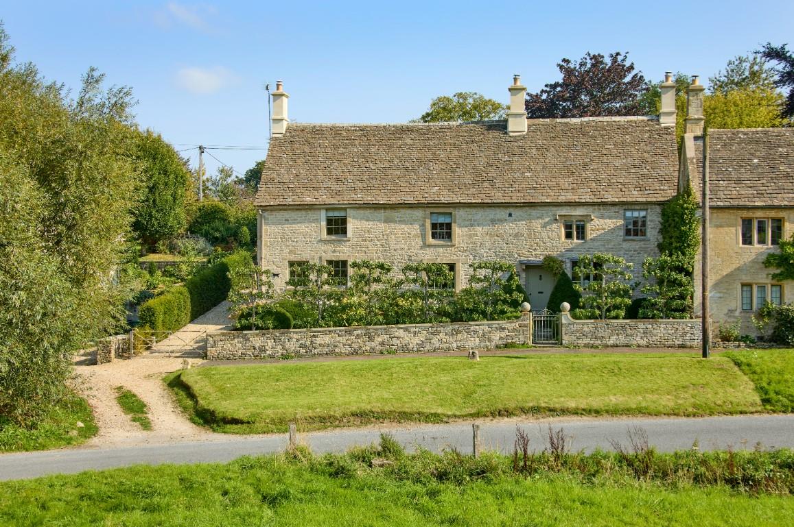 5 bedroom semi-detached house for sale 0
