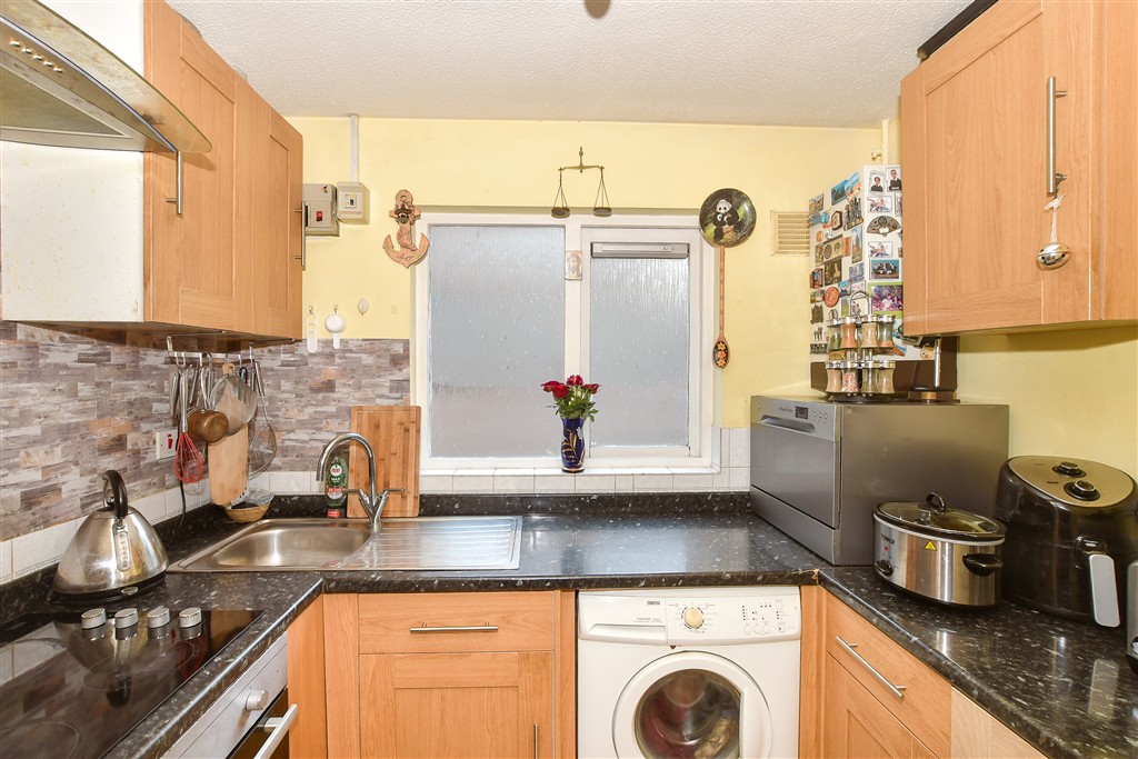 Birkdale Drive Ifield, Crawley photo 4