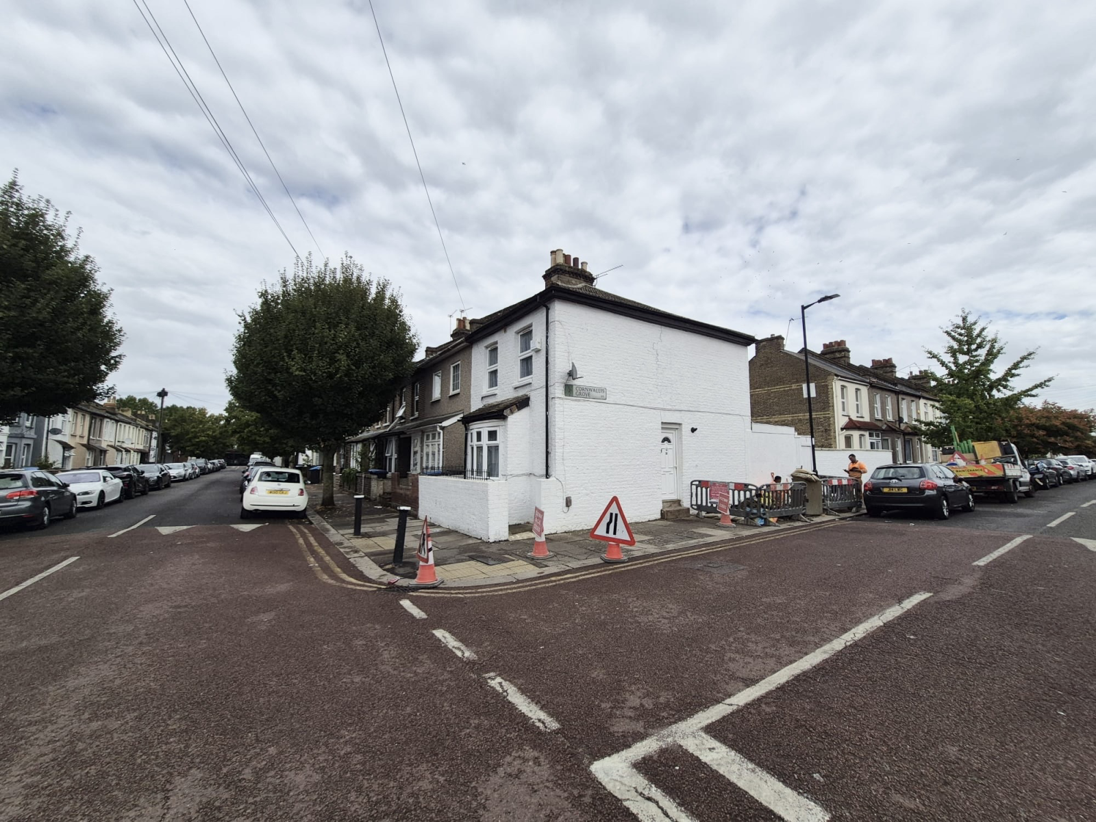 30 Cornwallis Road, LONDON photo 2