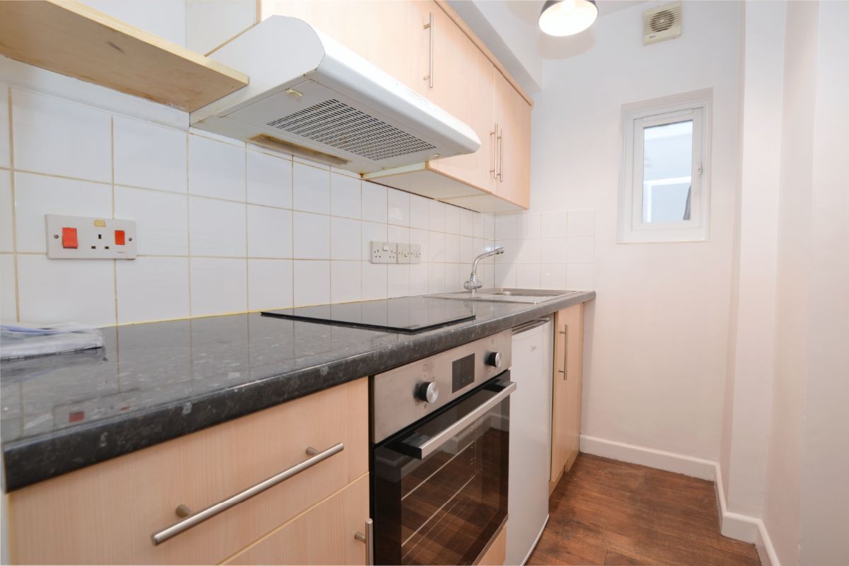 Flat 9, Angel Hotel, Worcester photo 4