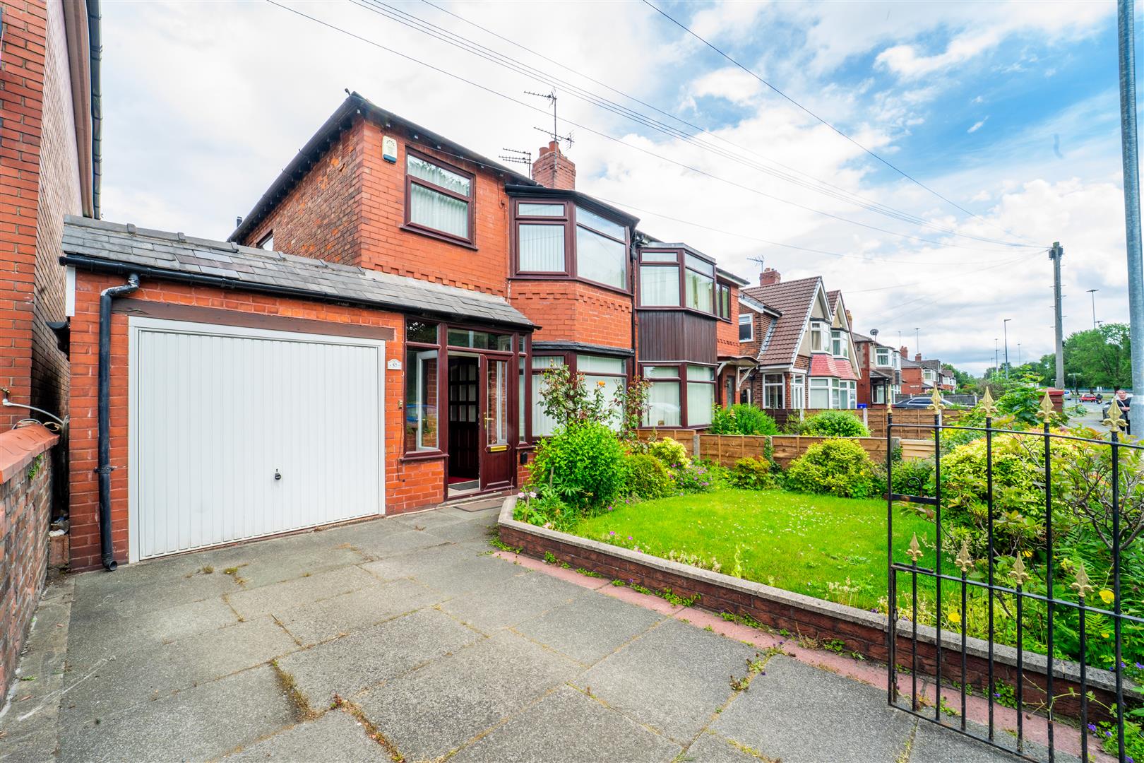 57 Manchester Road, Swinton, Manchester, M27 5FX - listing photo