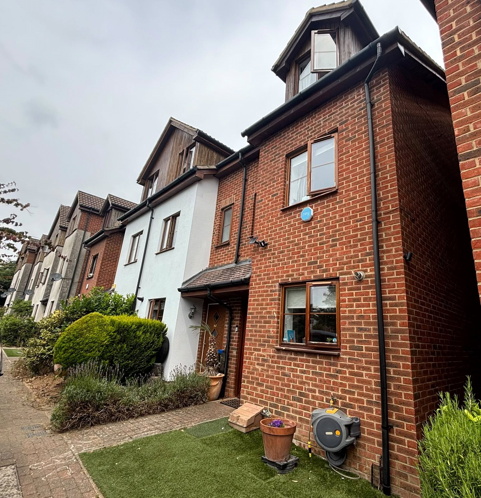 64, John North Close, Buckinghamshire photo 2