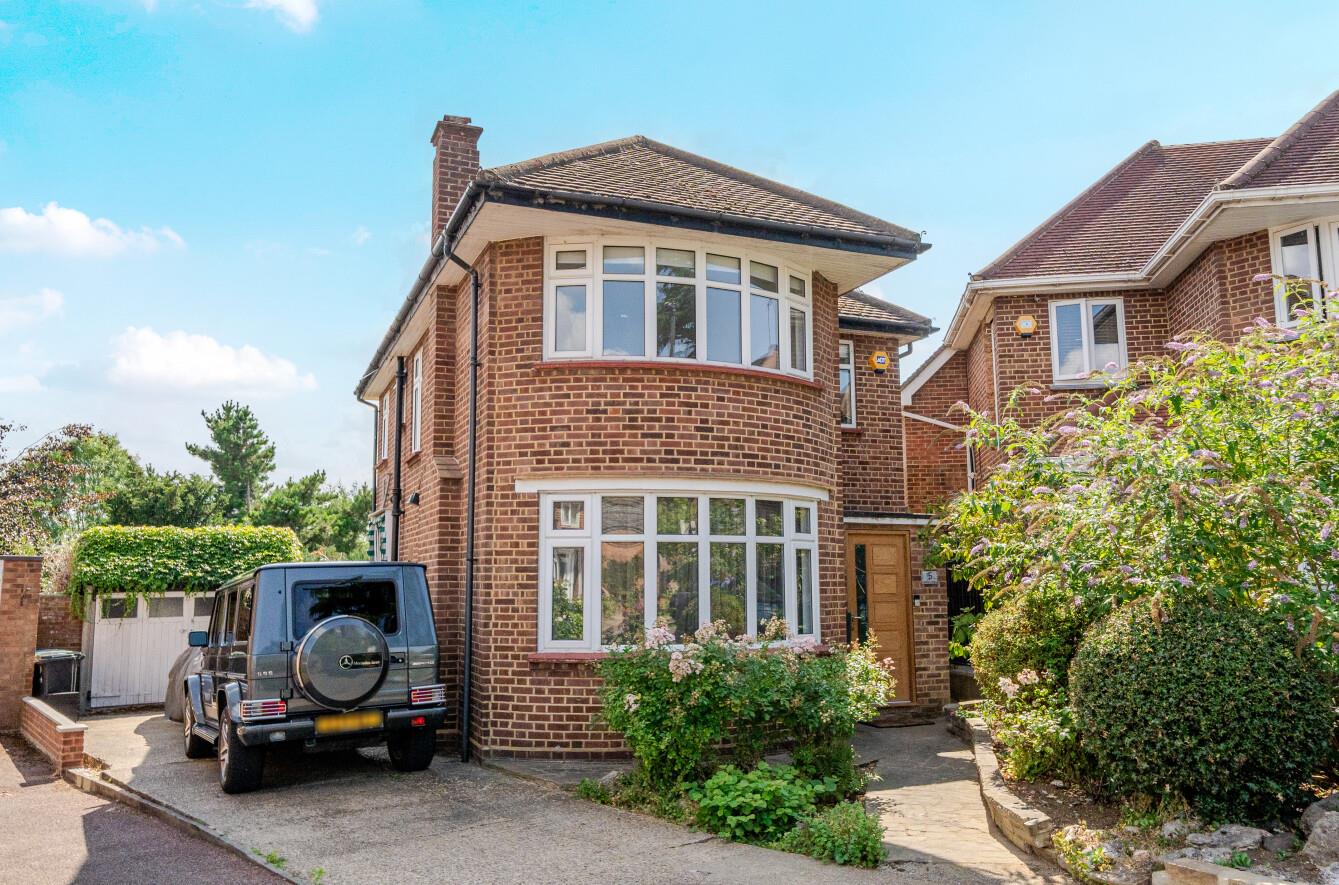 3 bedroom detached house for sale 0