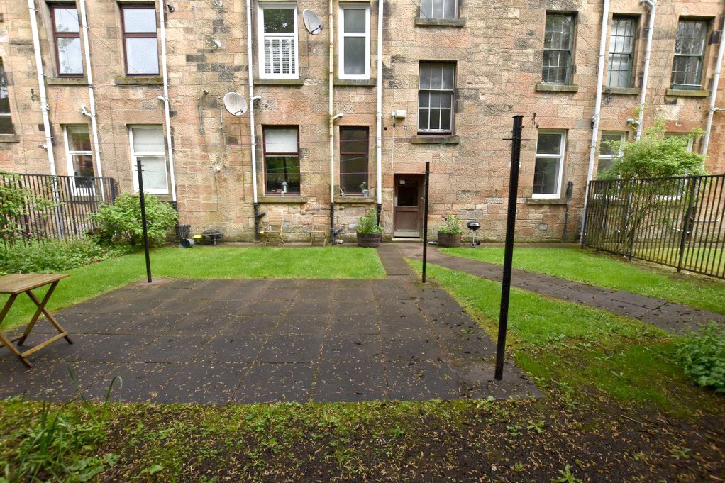 Photos of Battlefield Gardens, Glasgow G42 61474421 PrimeLocation