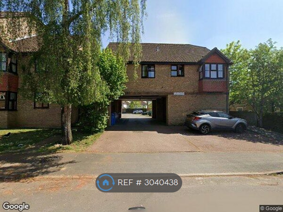 Flat, Ryde Court Newport Road, Aldershot photo 2