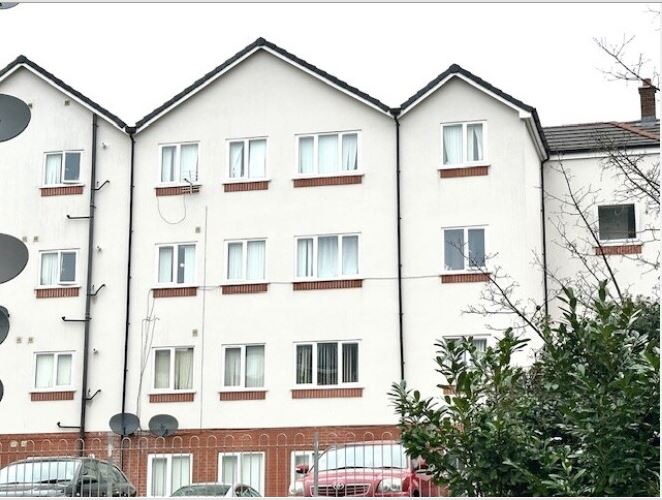 Apt 5, Crewe photo 5