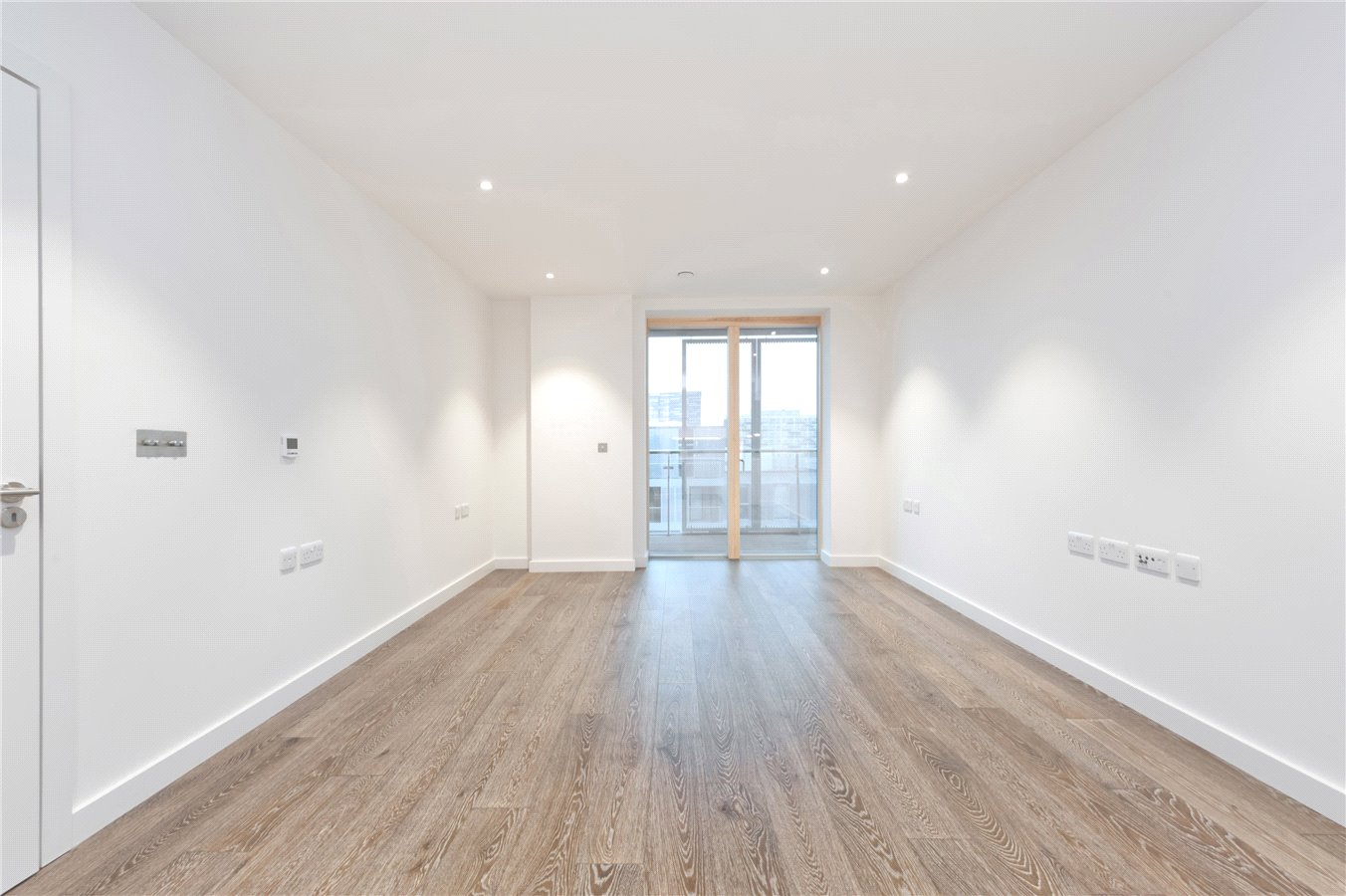 2 bedroom flat in LONDON