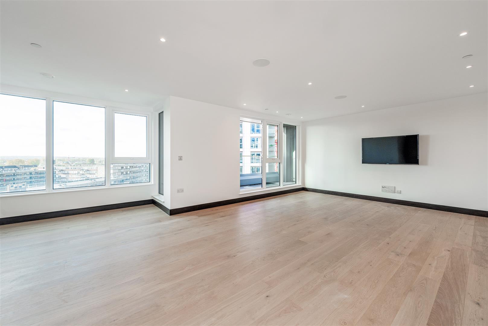 3 bedroom flat for sale 0