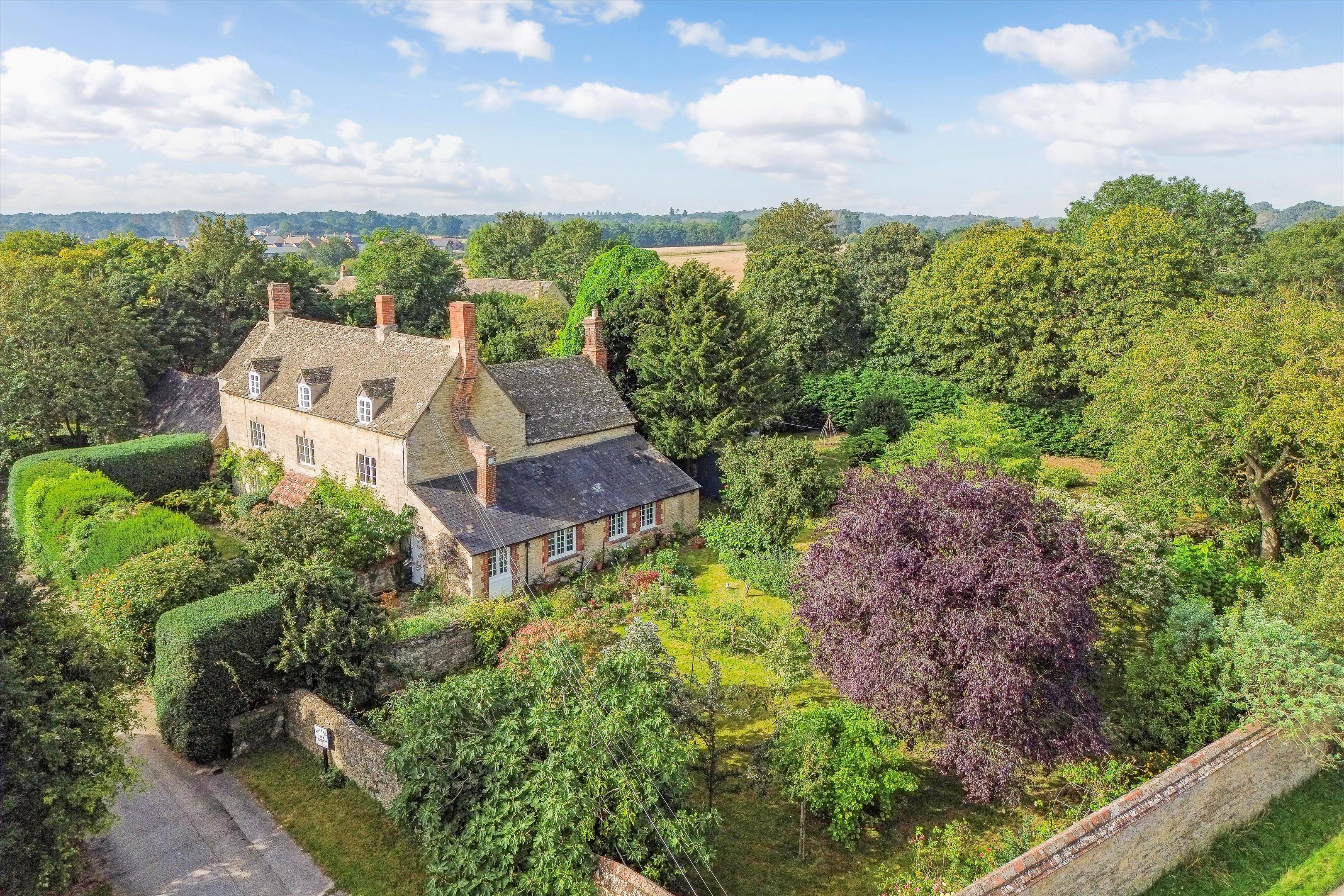 4 bedroom flat for sale in London