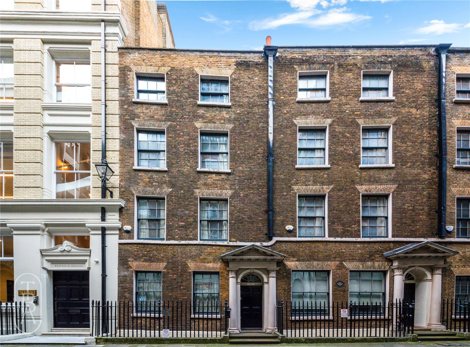 3 bedroom terraced house for sale 0