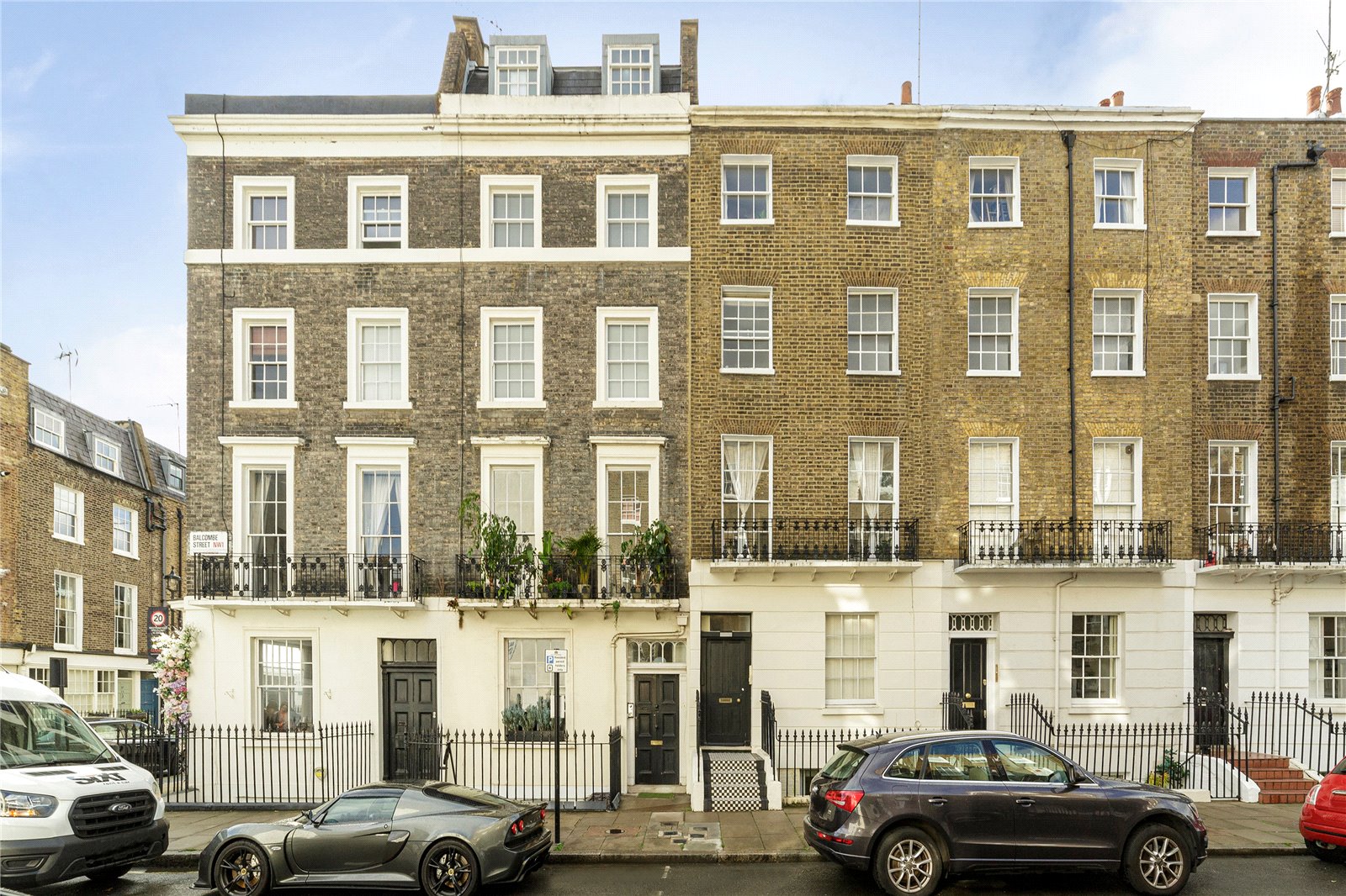 3 bedroom flat for sale in London