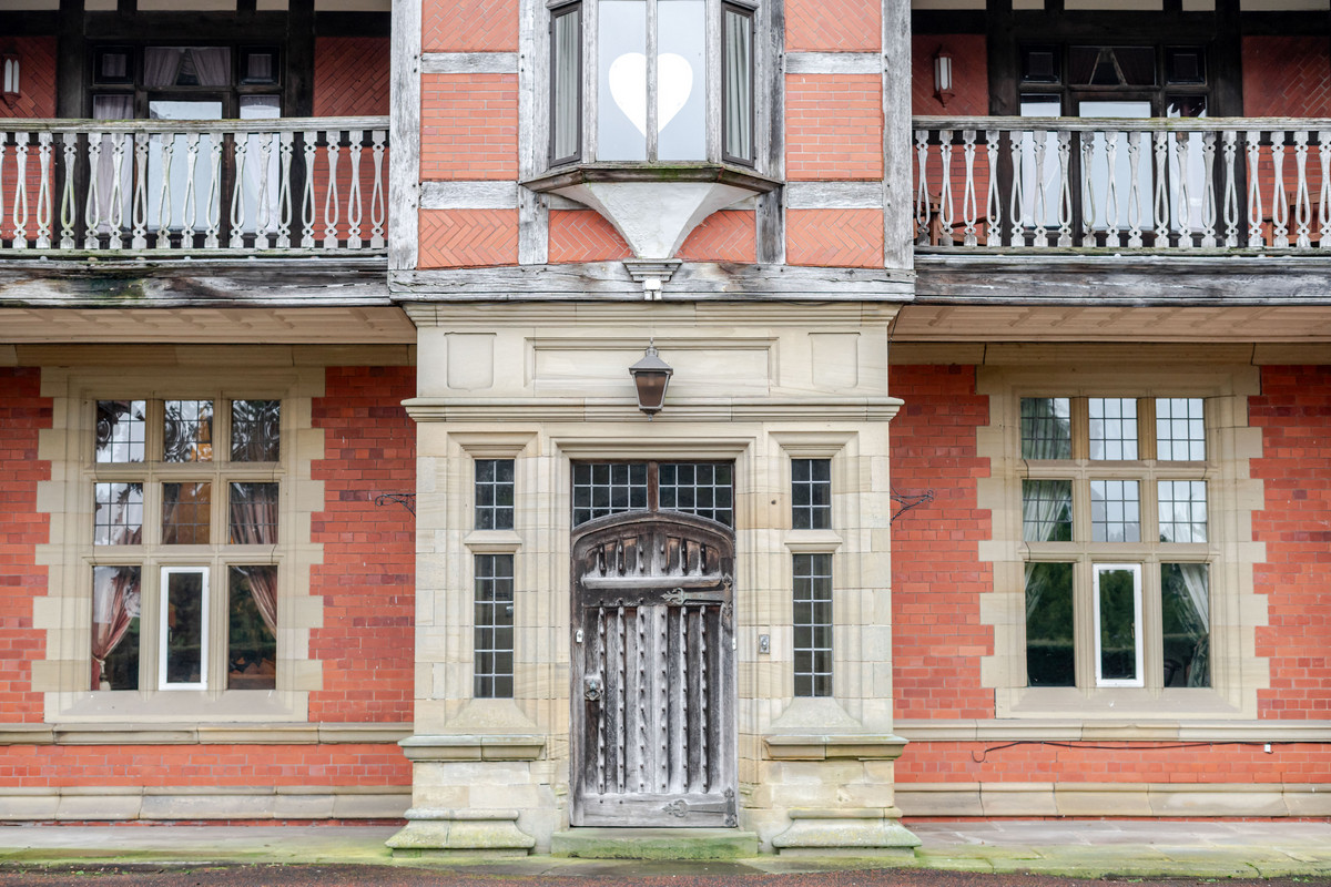 7 bedroom country house for sale 0