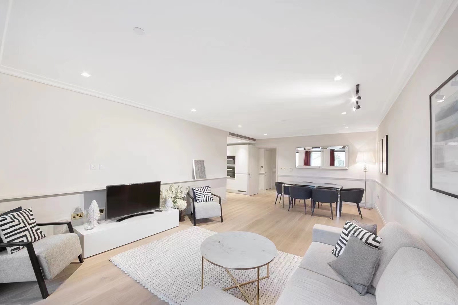 2 bedroom flat for sale 0