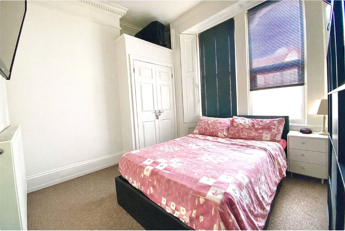 12 bedroom semi-detached house for sale 0