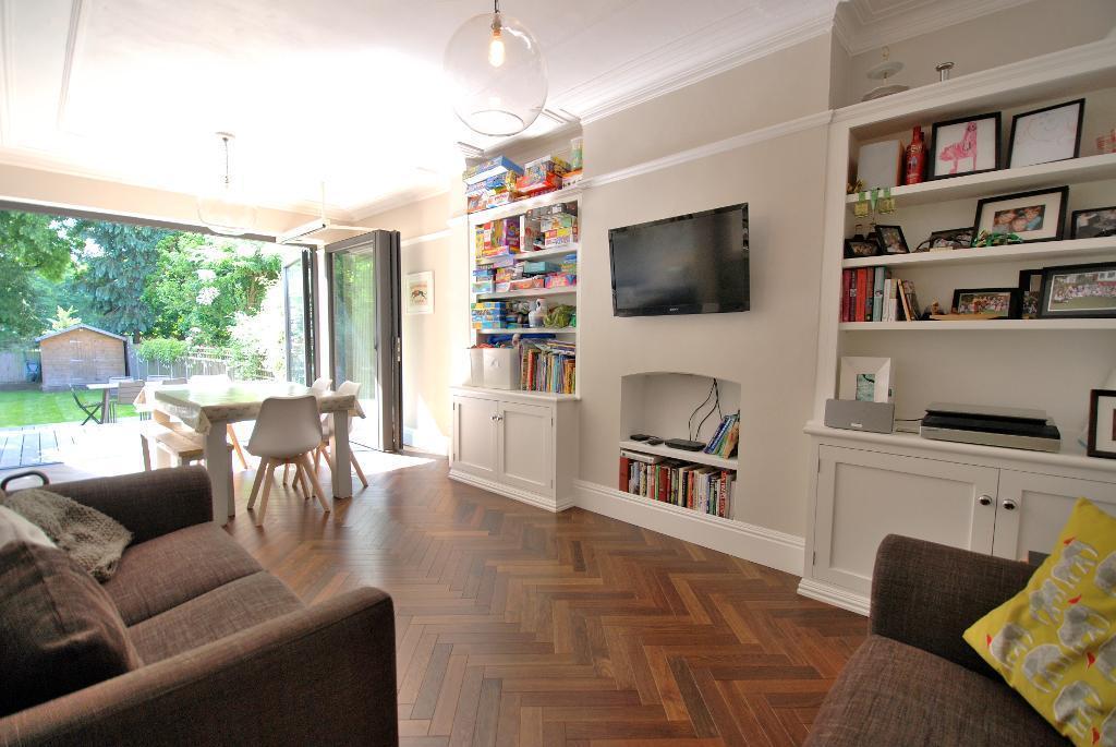 5 bedroom semi-detached house for sale 0