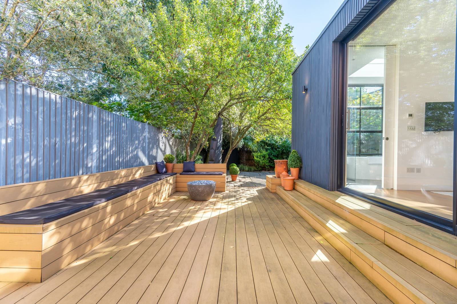 3 bedroom maisonette for sale 0