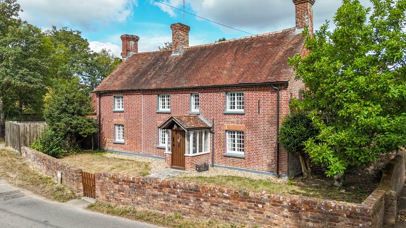 5 bedroom detached house for sale 0