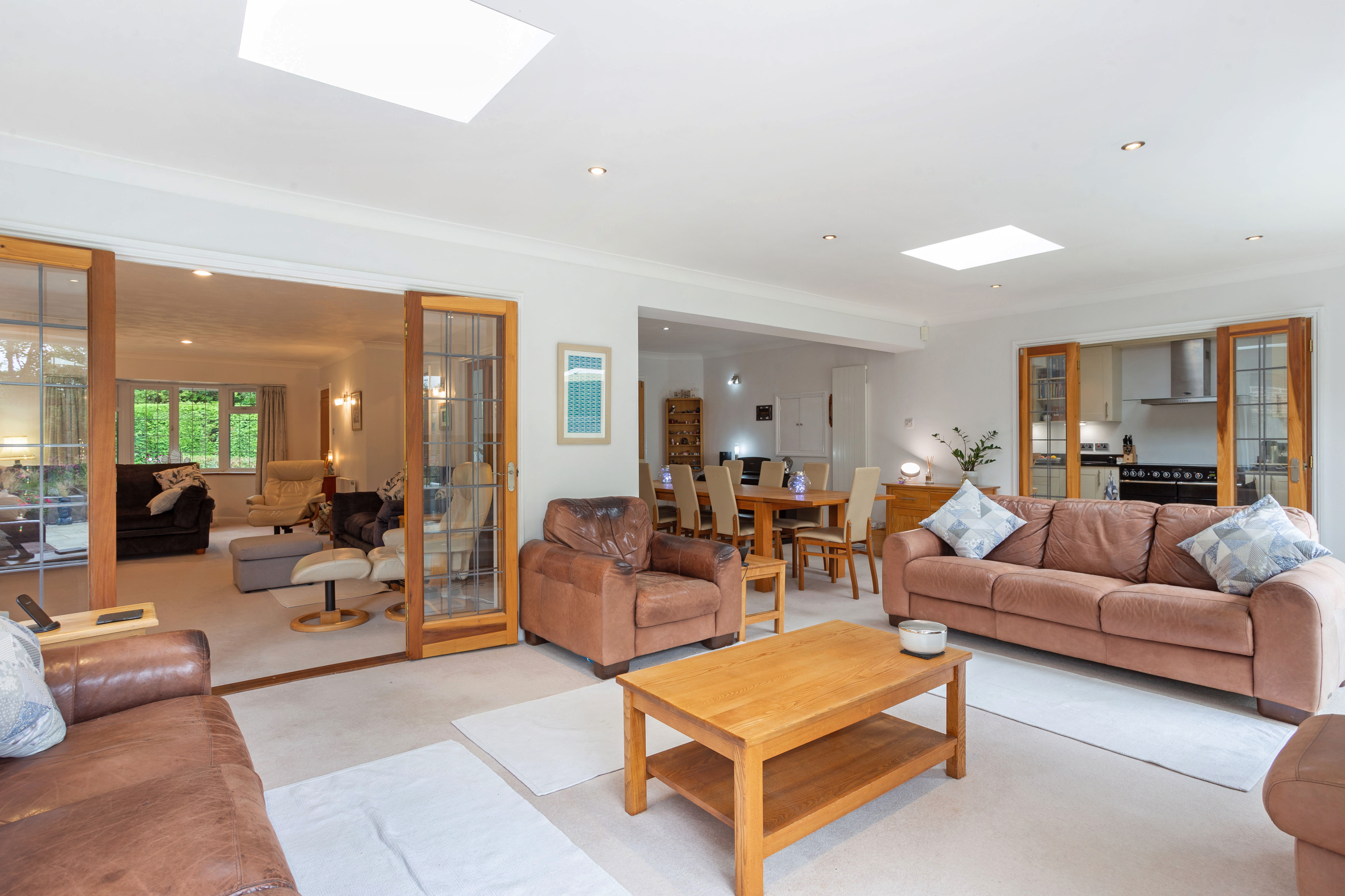 5 bedroom detached house for sale 0