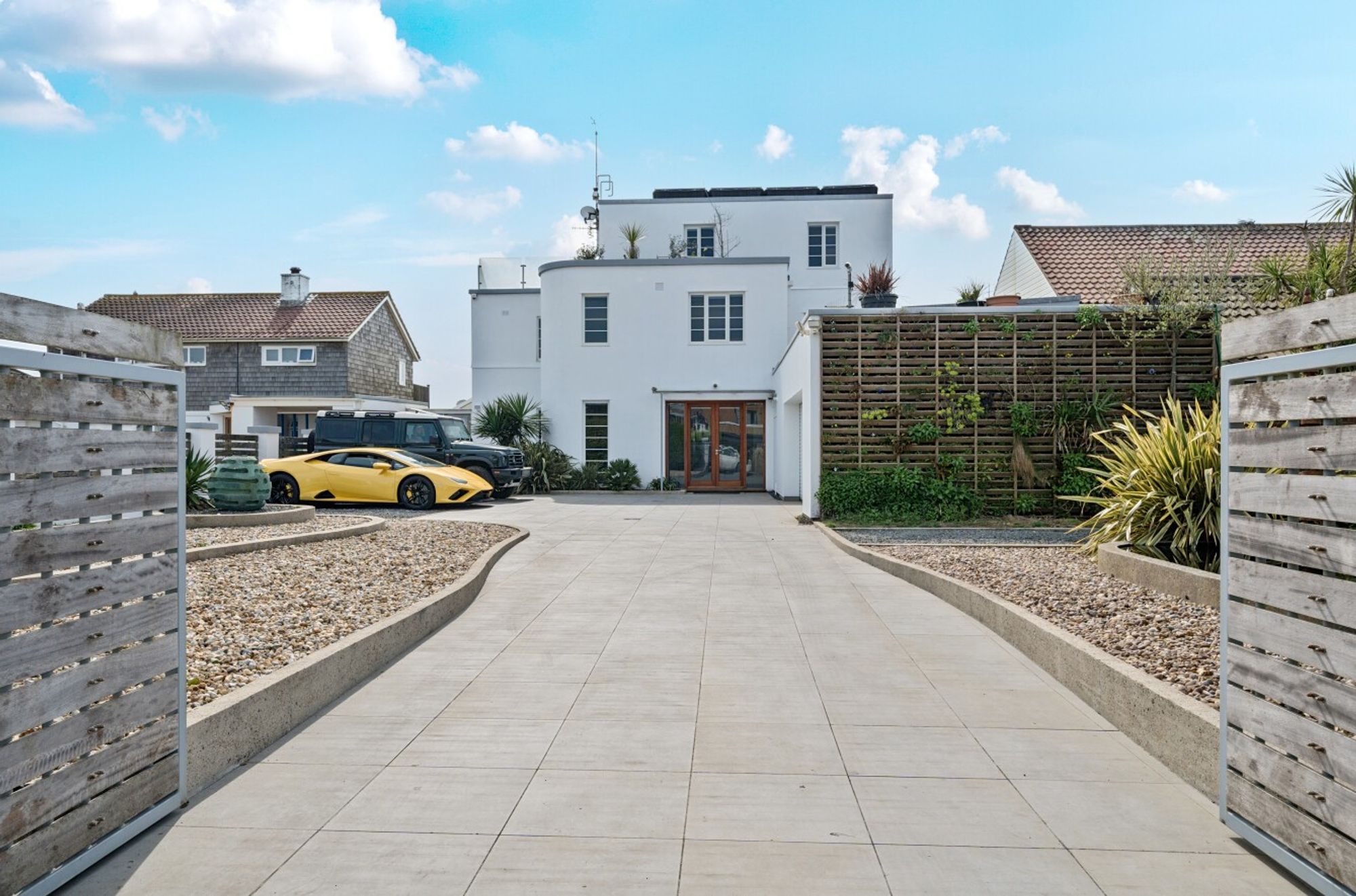 5 bedroom detached house for sale 0